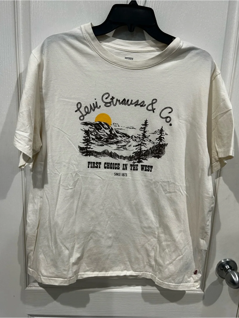 Levi's Cream Graphic Tee with Yellow Sun